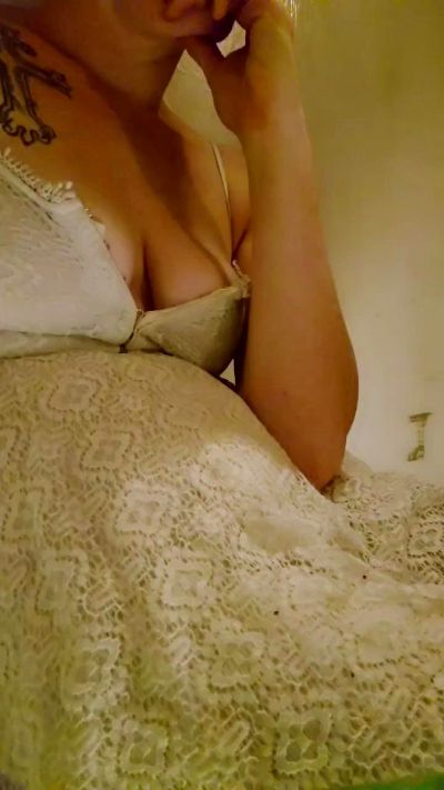 kiahismyhero live cam on Cam4