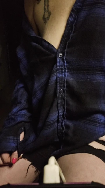 kiahismyhero live cam on Cam4