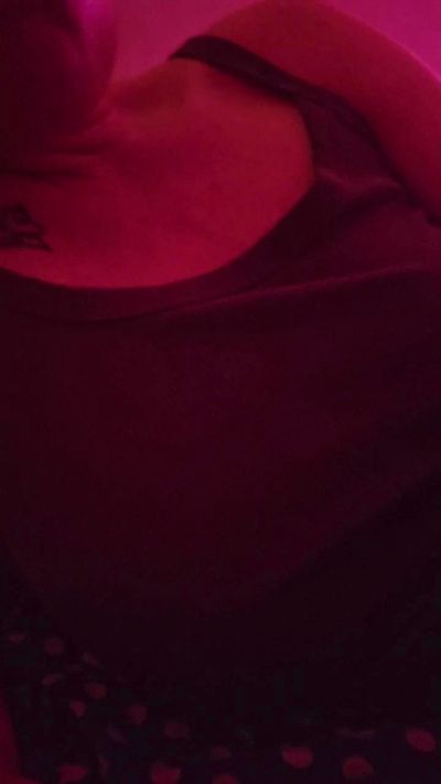kiahismyhero live cam on Cam4