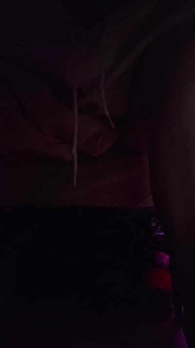 kiahismyhero live cam on Cam4