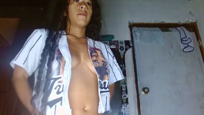 kiiarabrowm1 live cam on Cam4