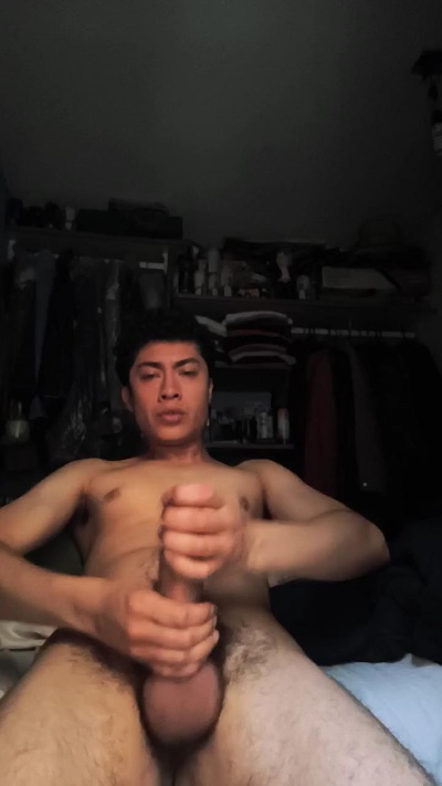kikesex4020 live cam on Cam4