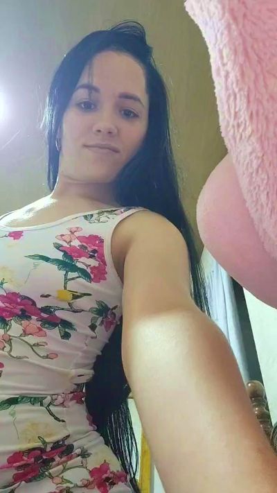 kim19982 live cam on Cam4