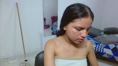 kimmyfuckass live cam on Cam4