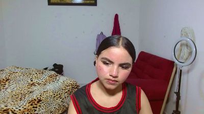kimmyfuckass live cam on Cam4