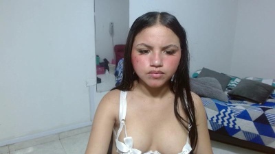 kimmyfuckass live cam on Cam4