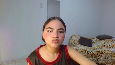 kimmyfuckass live cam on Cam4