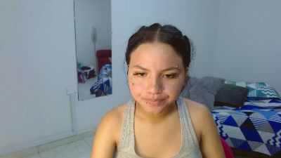 kimmyfuckass live cam on Cam4