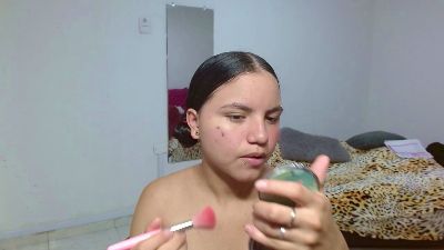 kimmyfuckass live cam on Cam4