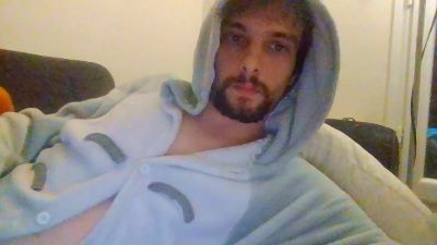 kingest76 live cam on Cam4