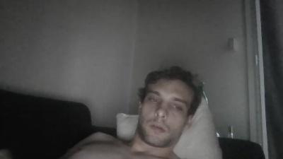 kingest76 live cam on Cam4