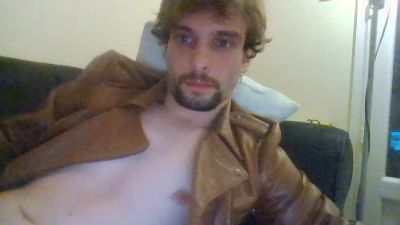 kingest76 live cam on Cam4