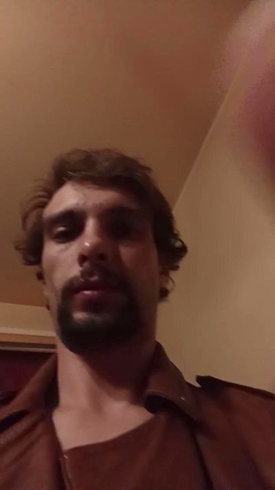 kingest76 live cam on Cam4