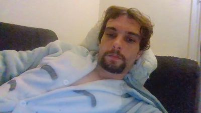kingest76 live cam on Cam4