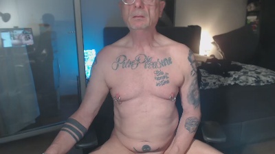 kinkyguy07 live cam on Cam4