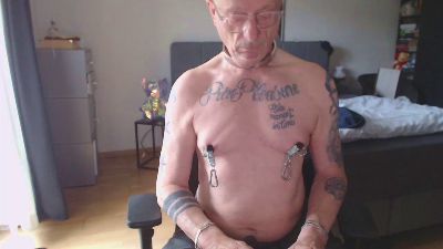 kinkyguy07 live cam on Cam4