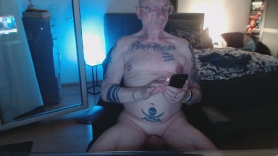 kinkyguy07 live cam on Cam4