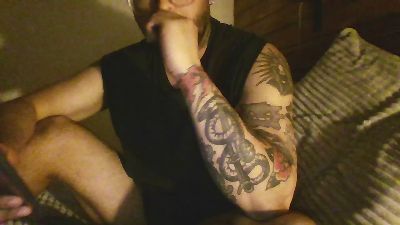 kinkykong28 live cam on Cam4