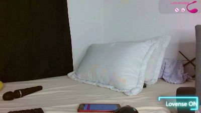 kira__fun live cam on Cam4