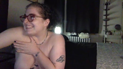 kirby_grey live cam on Cam4