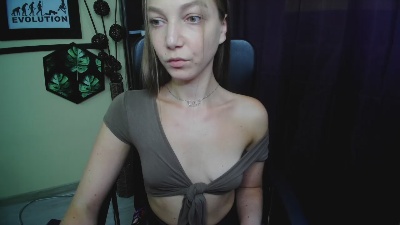 kiss_Emilly live cam on Cam4