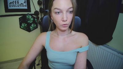 kiss_Emilly live cam on Cam4