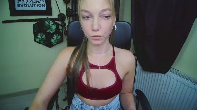 kiss_Emilly live cam on Cam4