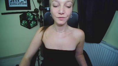 kiss_Emilly live cam on Cam4