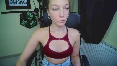 kiss_Emilly live cam on Cam4