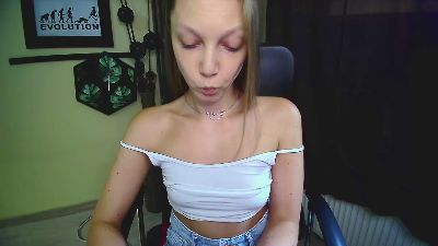 kiss_Emilly live cam on Cam4