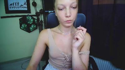 kiss_Emilly live cam on Cam4