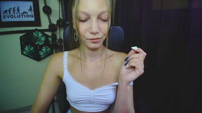 kiss_Emilly live cam on Cam4