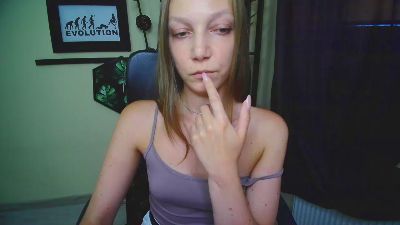 kiss_Emilly live cam on Cam4
