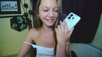 kiss_Emilly live cam on Cam4