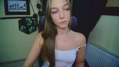 kiss_Emilly live cam on Cam4