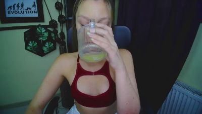 kiss_Emilly live cam on Cam4