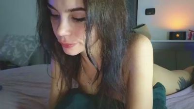 kissedbythemoon live cam on Cam4