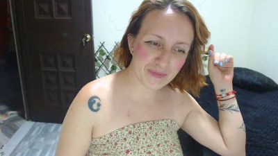 kittysalvaje live cam on Cam4
