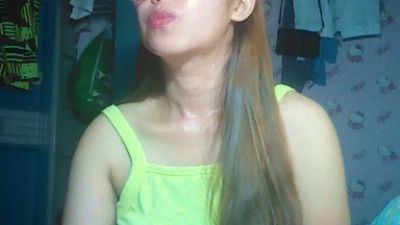 kizzmypussy live cam on Cam4