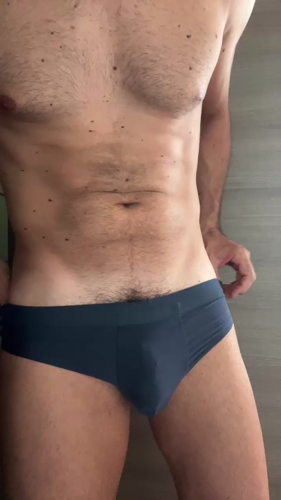 klaudiomaran live cam on Cam4