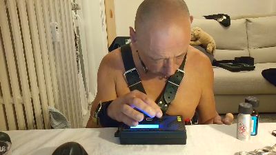 klausdog live cam on Cam4