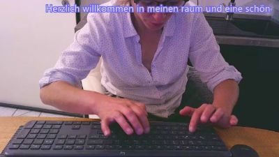kleineshot live cam on Cam4