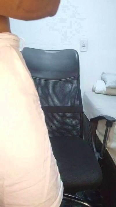 kllayton live cam on Cam4