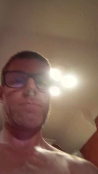 klovesu2000 live cam on Cam4