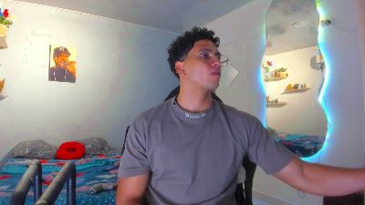 kris_khalifahot live cam on Cam4