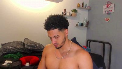 kris_khalifahot live cam on Cam4