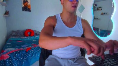 kris_khalifahot live cam on Cam4
