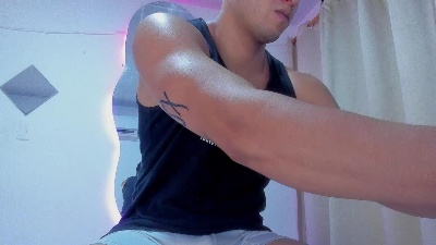 kris_khalifahot live cam on Cam4