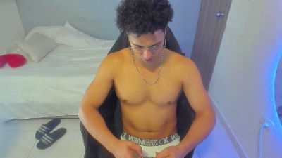 kris_khalifahot live cam on Cam4