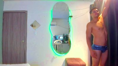 kris_khalifahot live cam on Cam4